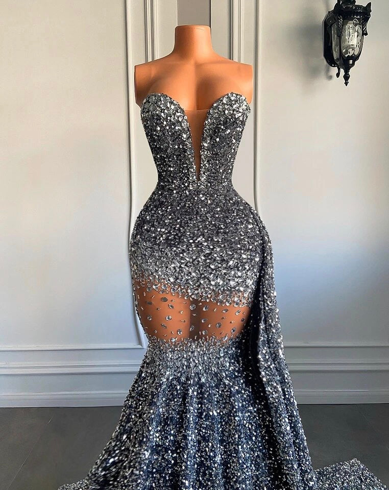 SILVERY QUEEN